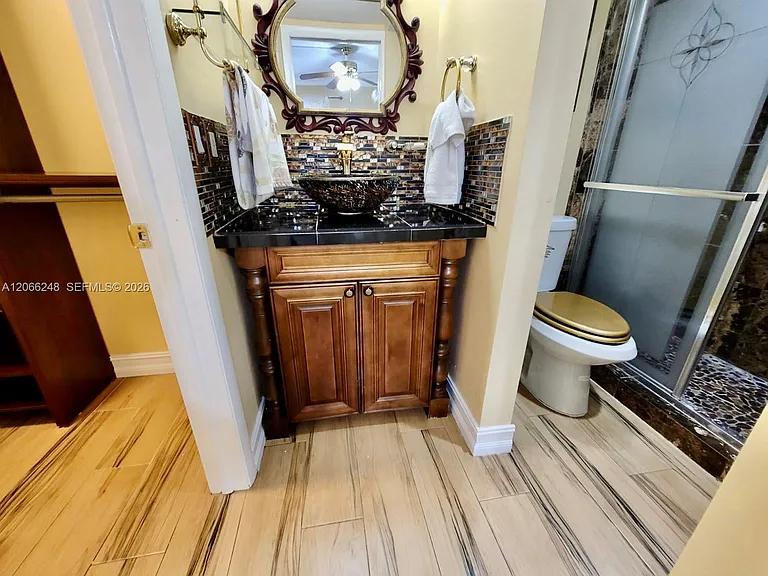 610 NW 13th St #11 — Photo 18