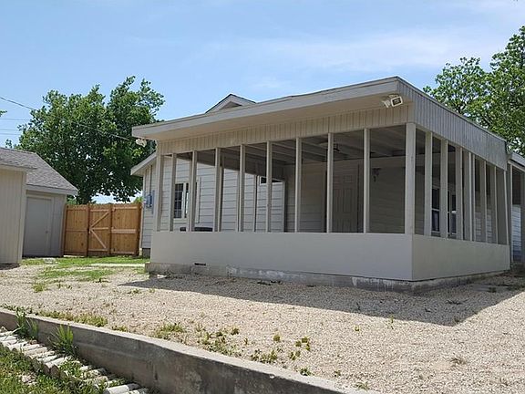 5th image of 629 Dale Ln