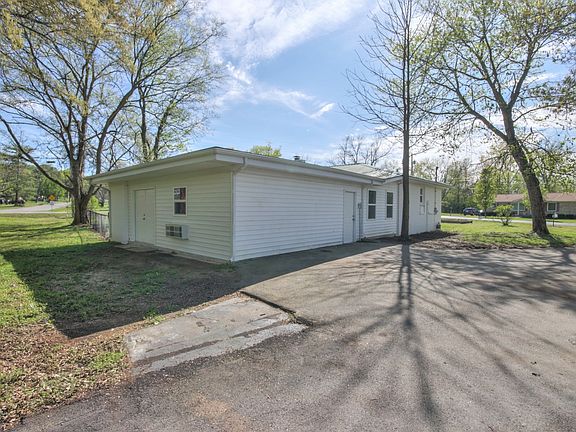 4th image of 416 Ross Dr