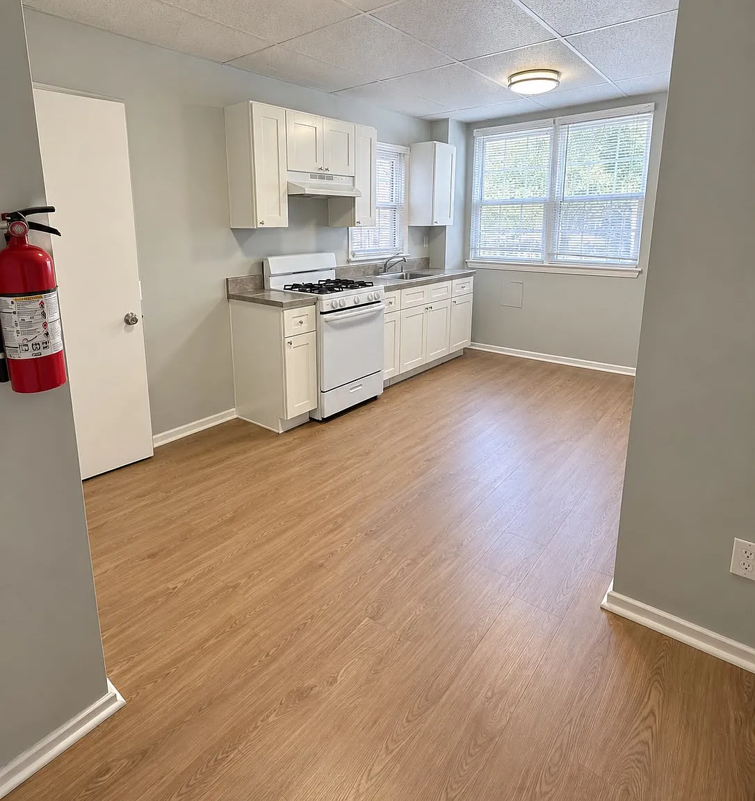 18 Park Pl — Photo 3