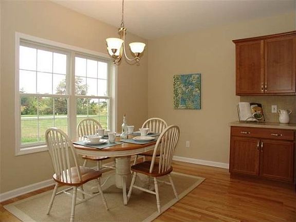 3rd image of 5 Meldon Ct