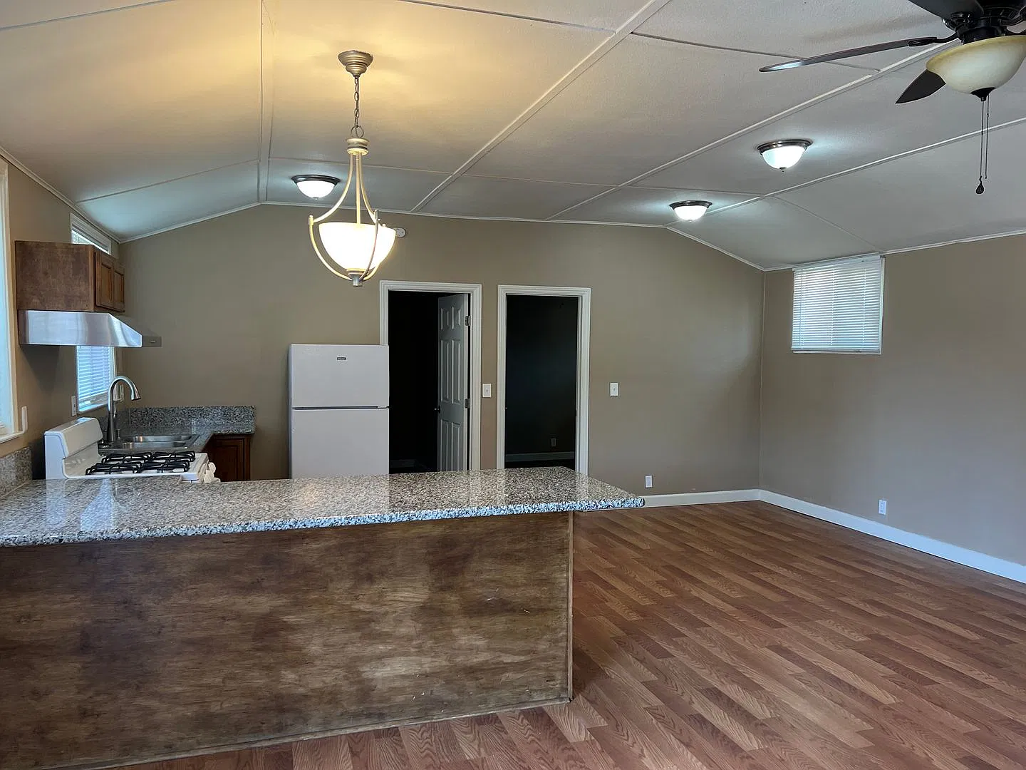 1710 S Teilman Ave — Photo 2