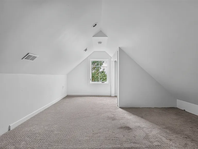 7818 Leland Rd — Photo 36