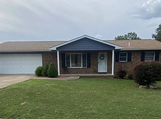 201 W Sycamore St, Desloge, MO 63601