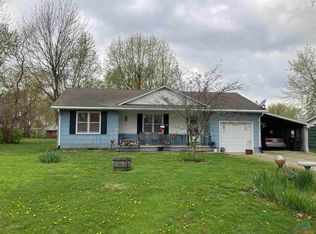 1010 Midland St, La Monte, MO 65337