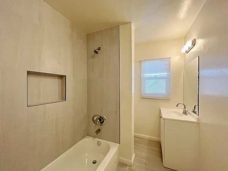 325 N Garfield Ave #H — Photo 13