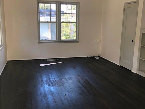 4th image of 2326 15th Ave