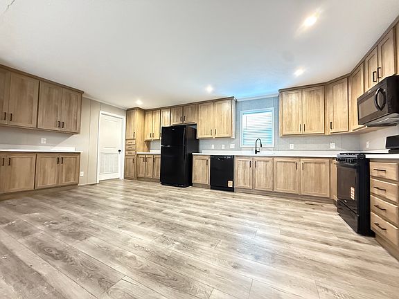 4th image of 29800 Guilford Cir #233