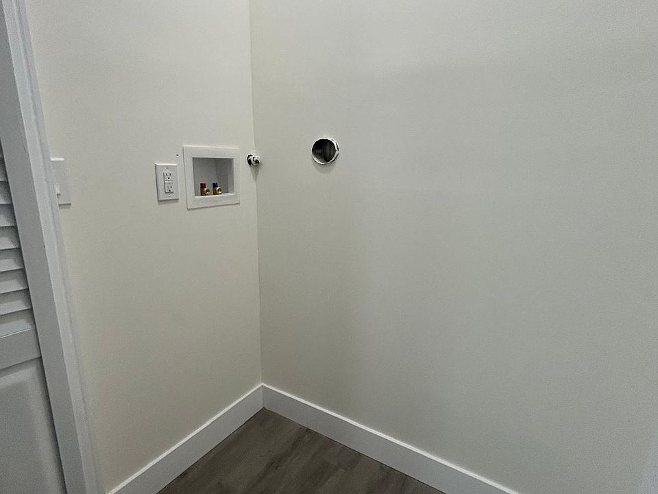 1st image of 22 Tichenor Ter Floor 3