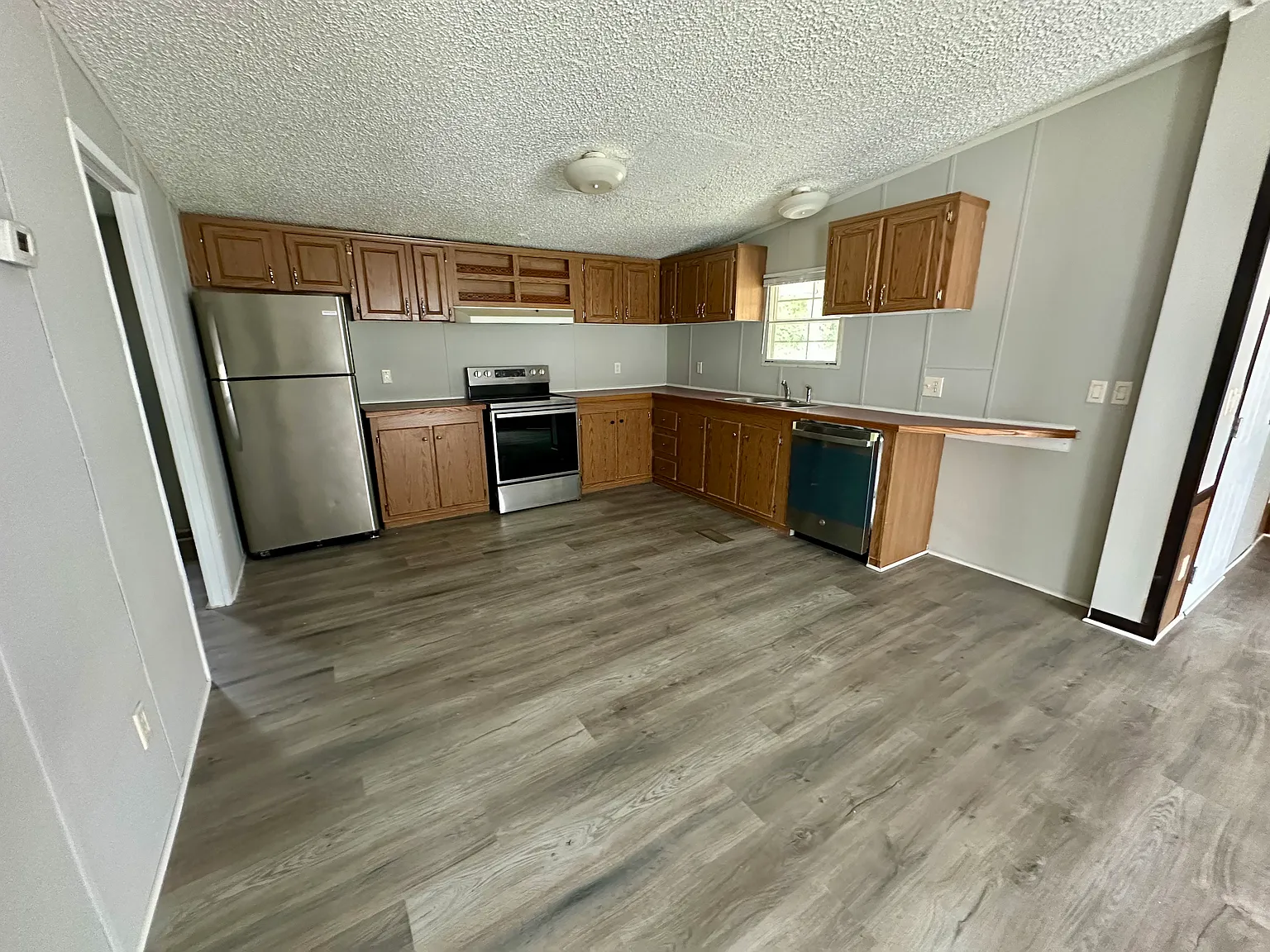3 bed, 2000 sqft, $1,275 — Photo 4