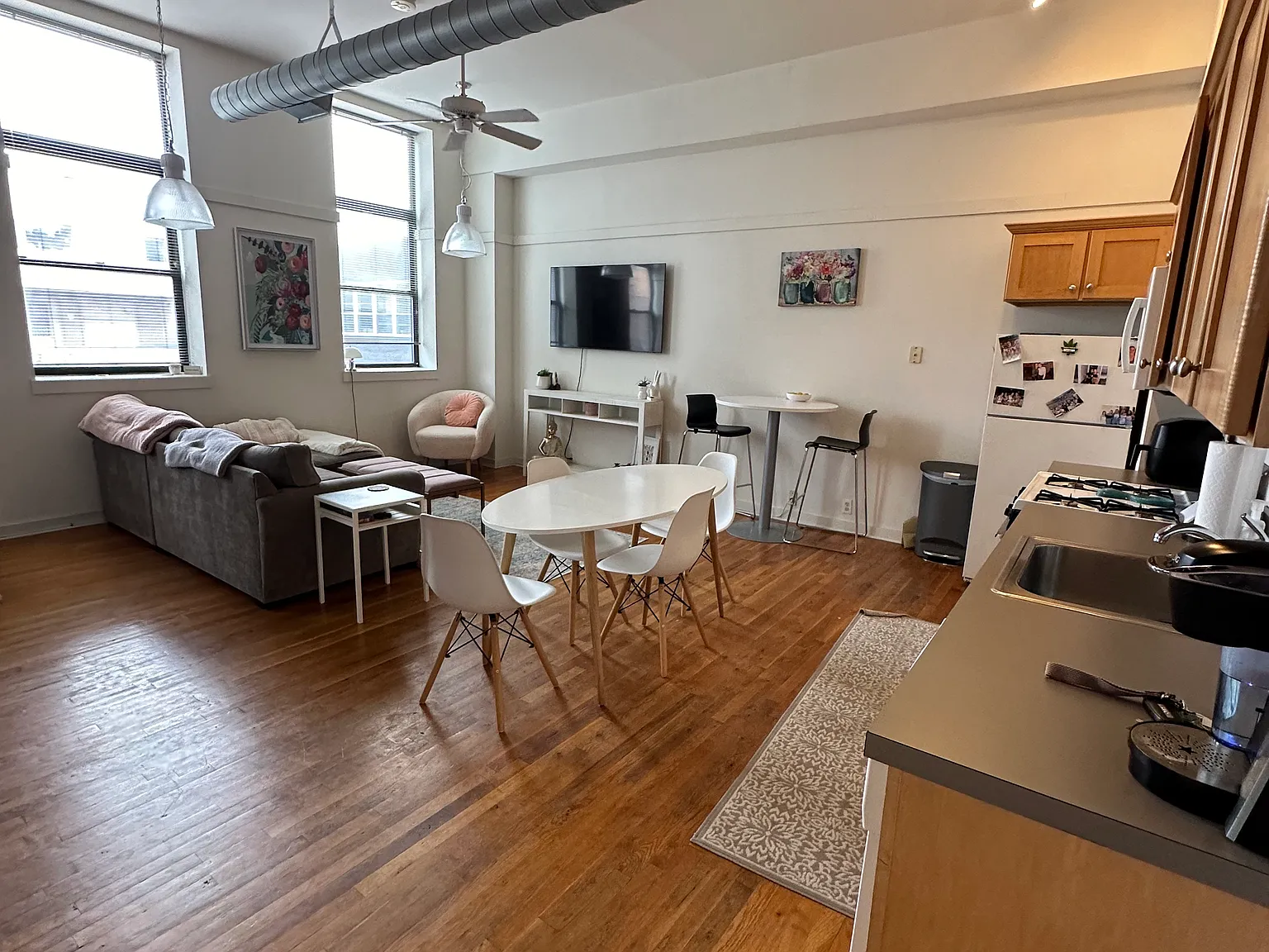 2 bed, 1000 sqft, $3,925 — Photo 4
