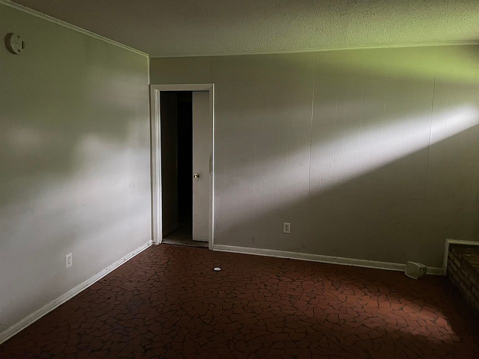 2nd image of 4564 Almo Ave