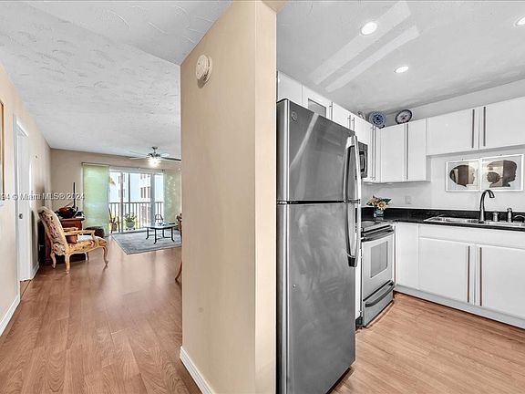 3rd image of 600 NE 2nd St APT 210