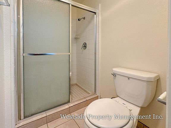 5th image of 5751 Camellia Ave APT 203