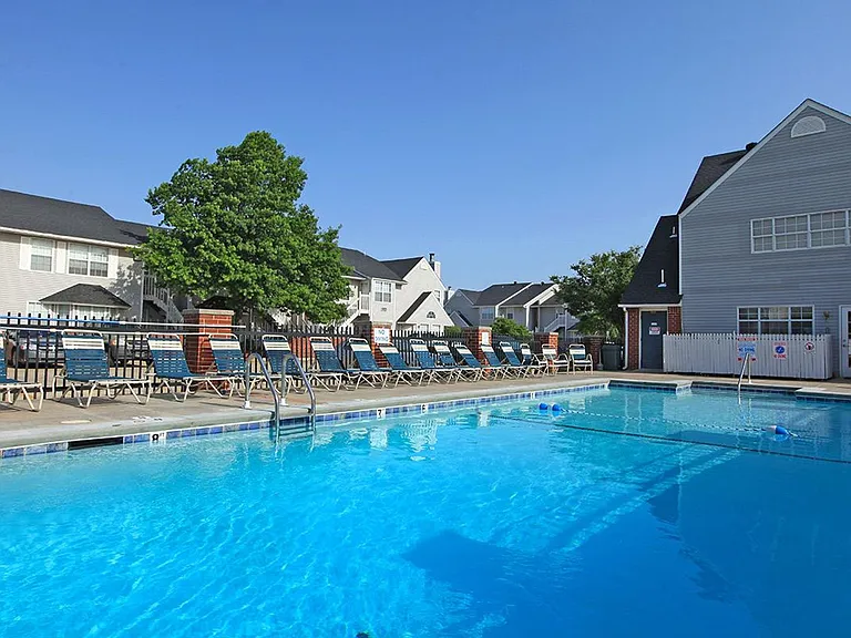 Cape Cod Apartments — Photo 4