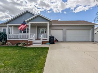 3225 Prairie Commons St, Williston, ND 58801