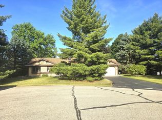 W367S9700 Charnwood Ln, Eagle, WI 53119