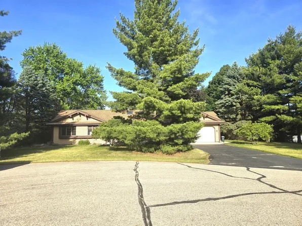 W367S9700 Charnwood LANE, Eagle, WI 53119