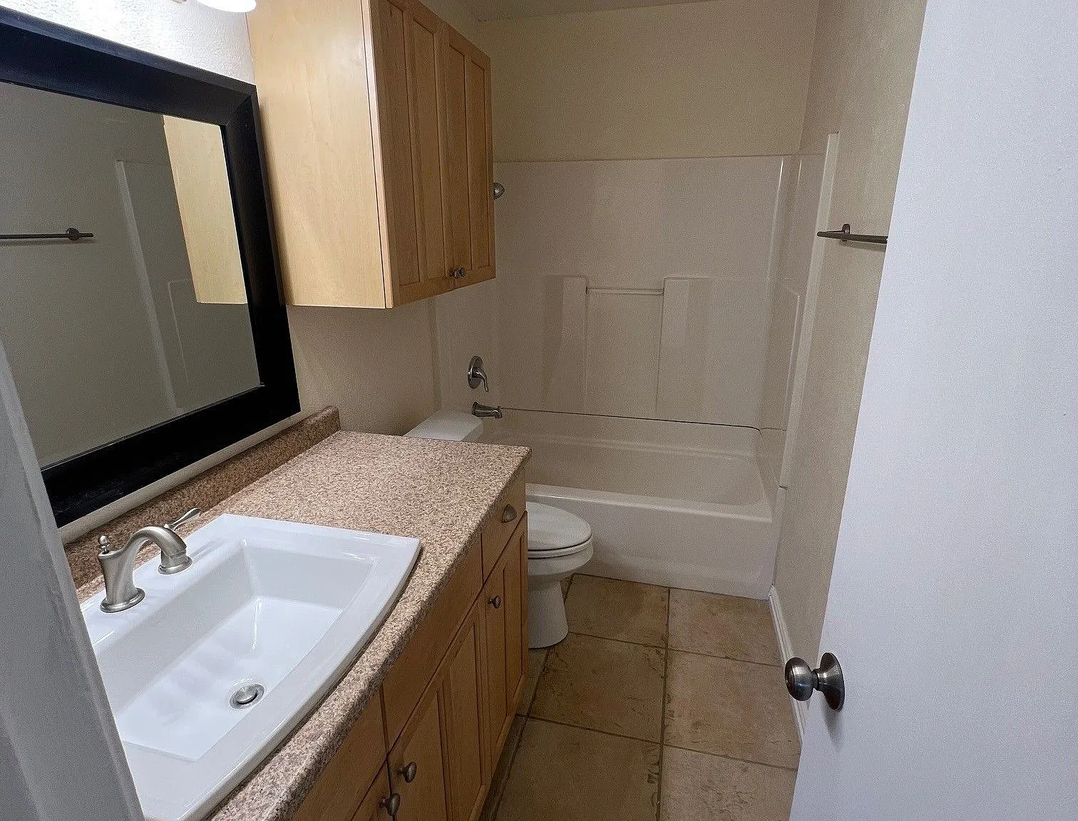 3 bed, 2.0 bath, 1214 sqft, $1,550 — Photo 2