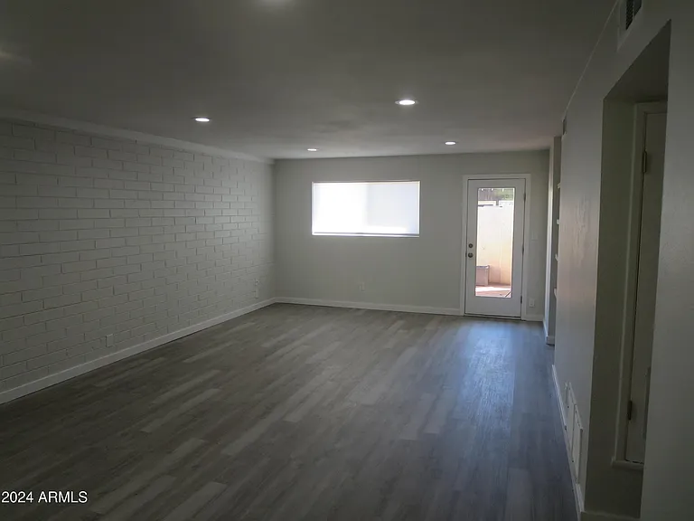 1450 E Bethany Home Rd #34 — Photo 11