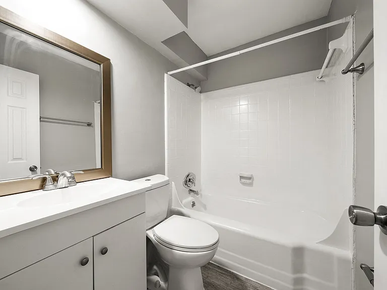 Georgian Oaks Apartments 2 — Photo 16