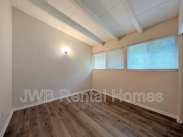 6221 Terry Parker Dr N — Photo 7
