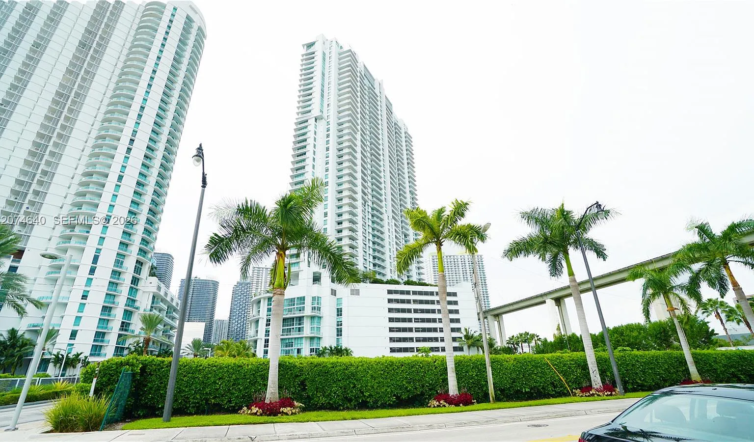 Ivy Condo — Photo 2