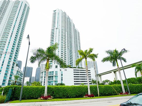 2nd image of 90 SW 3rd St APT 4406