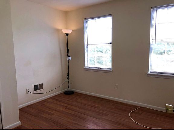 4th image of 1235 E Eager St