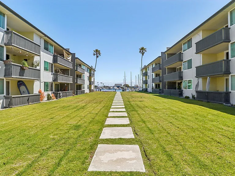 4200 Harbor Blvd — Photo 12
