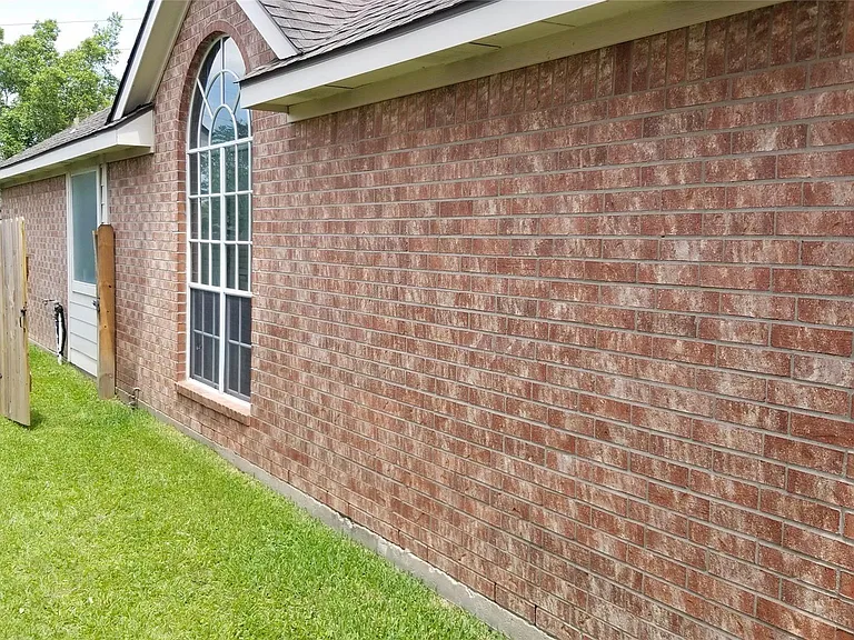 935 Rock Springs Dr — Photo 12