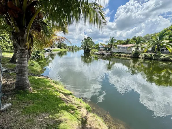10450 SW 19th St, Miami, FL 33165