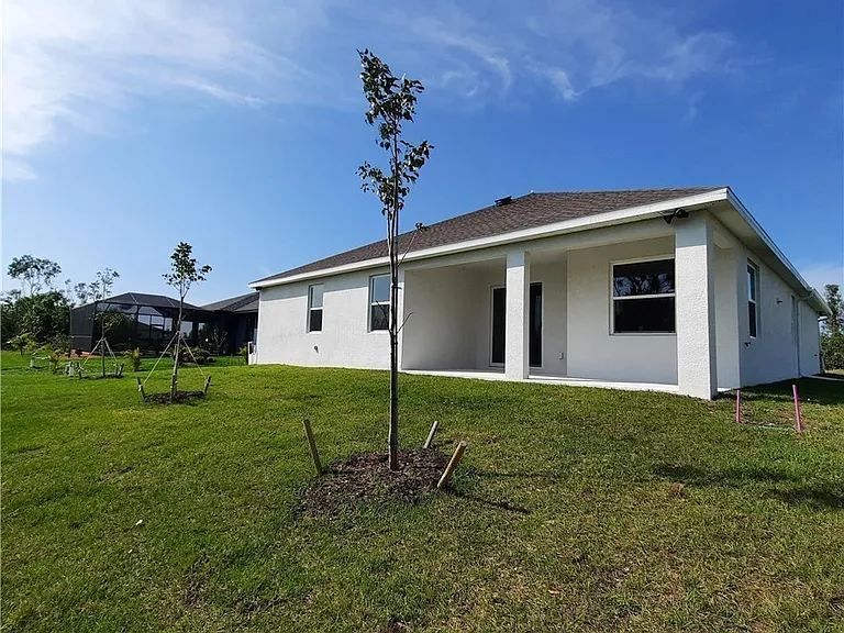 4102 NW 26th St — Photo 35