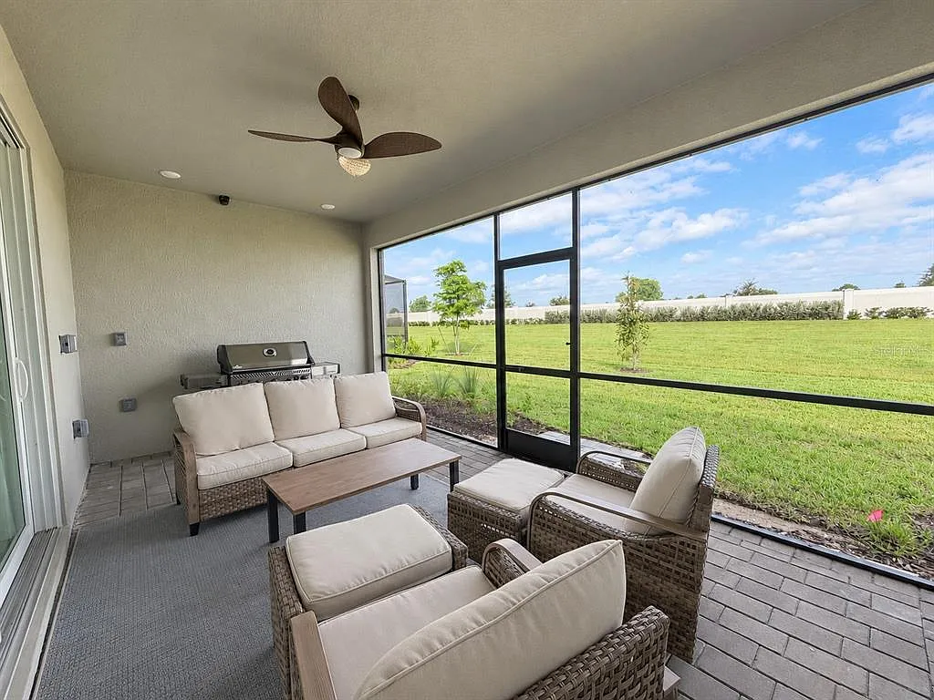 4 bed, 2.0 bath, 2250 sqft, $10,500 — Photo 3