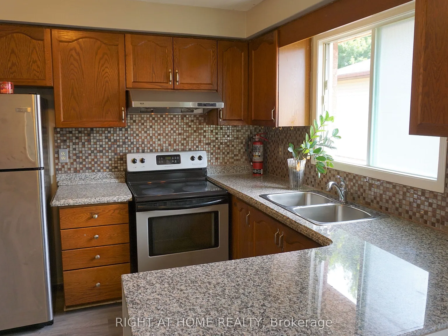 3 bed, $2,900 — Photo 1