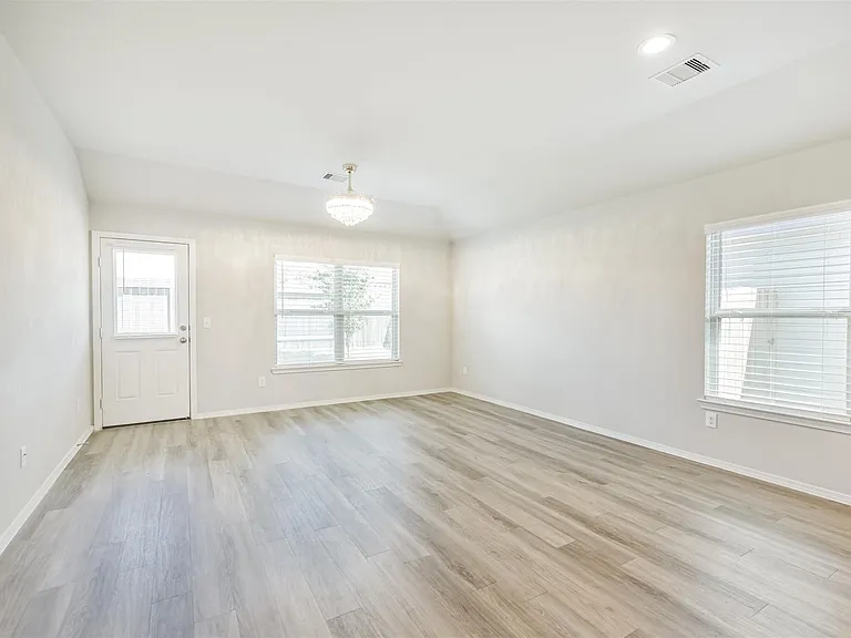 2135 Twisted Cedar Ct — Photo 16