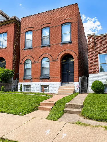 3921 Iowa Ave Photo 1