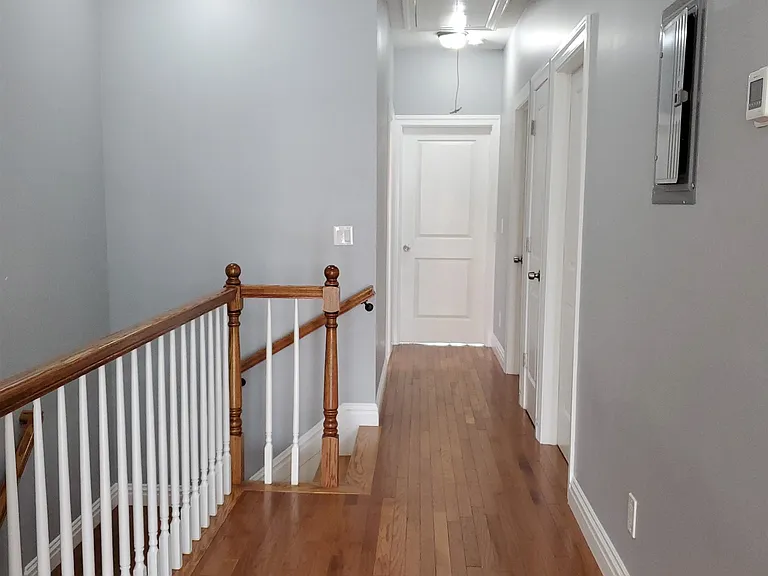84 Andrew St #2 — Photo 7