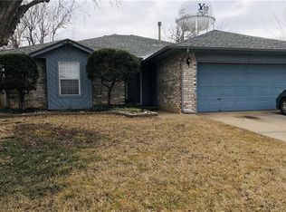 1124 Shelly Rd, Yukon, OK 73099