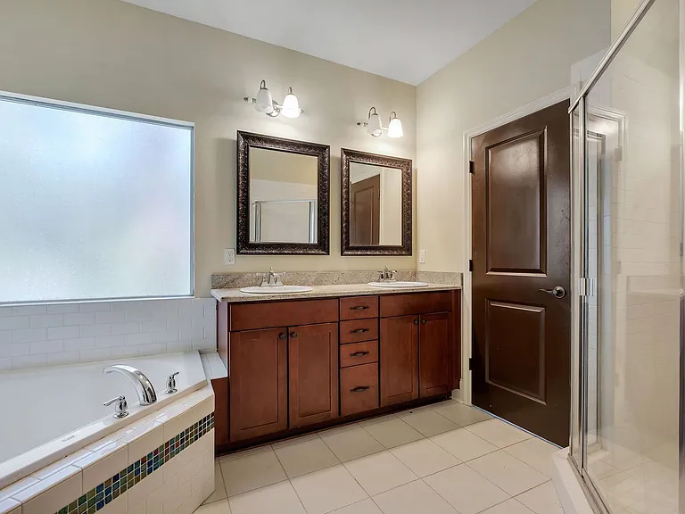 380 E Bradford Rd — Photo 21