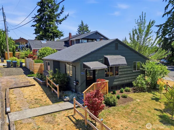 922 Pitt Avenue, Bremerton, WA 98310