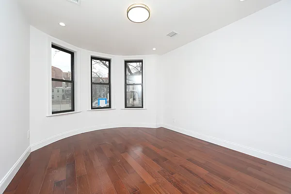 Sold by Keystone Realty USA Corp | media 6