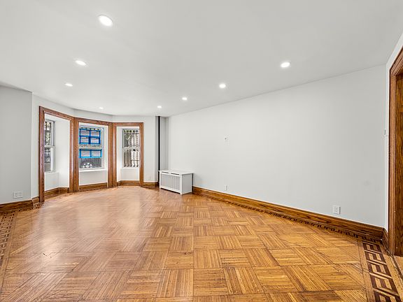 4th image of 439 4th St APT 1