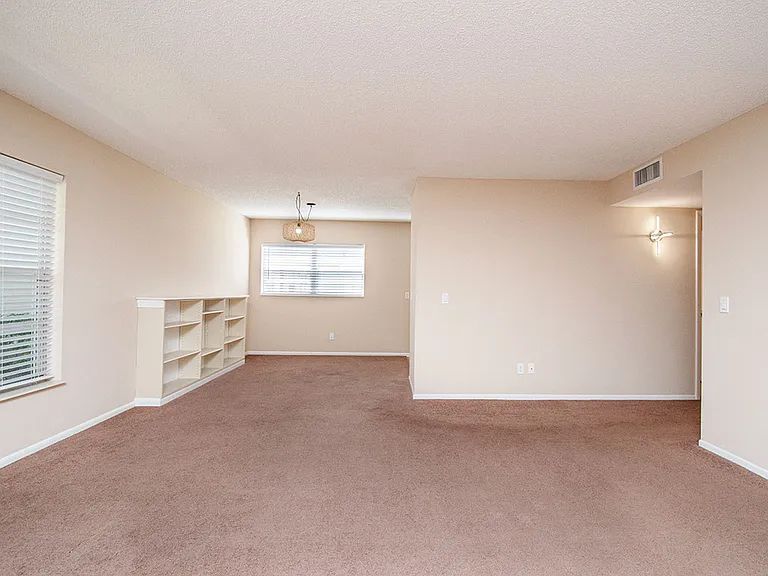 28 Vista Gardens Trl #102 — Photo 13