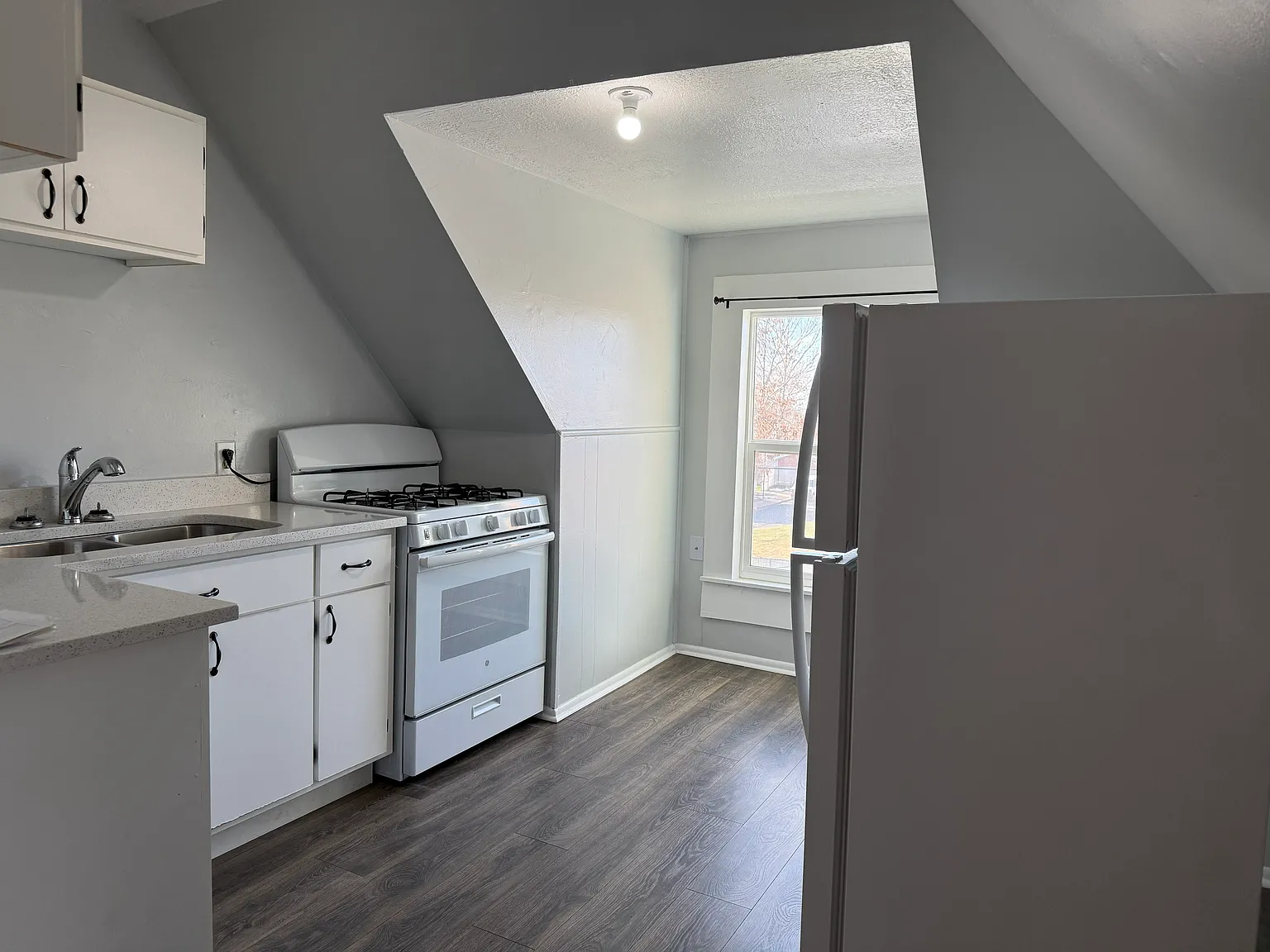 Studio, 350 sqft, $595 — Photo 3