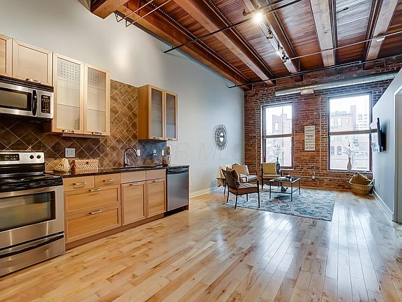 5th image of 150 E Main St APT 205