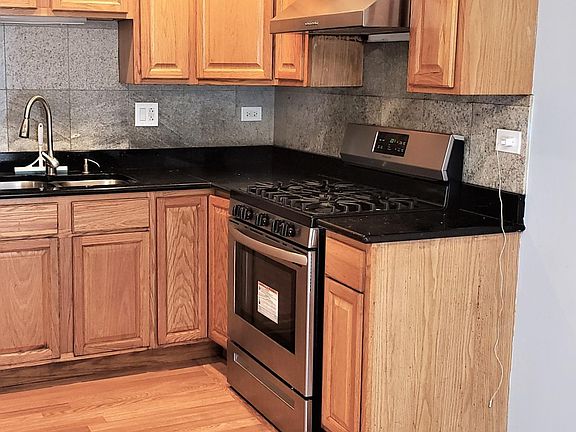 3rd image of 265 W Berkley Ln