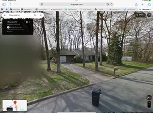 4 Reynolds Rd, Shoreham, NY 11786