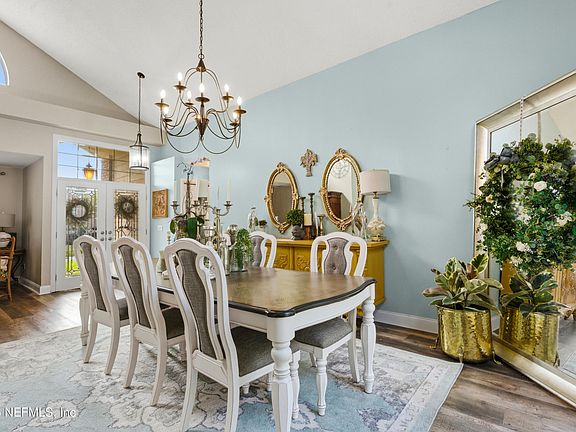 3rd image of 2338 GLENFINNAN Drive