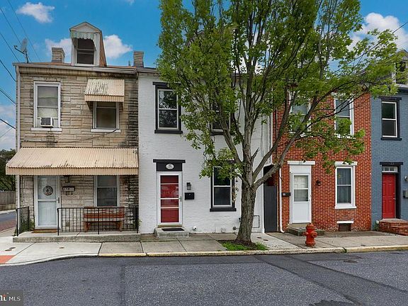 2nd image of 29 E Frederick St